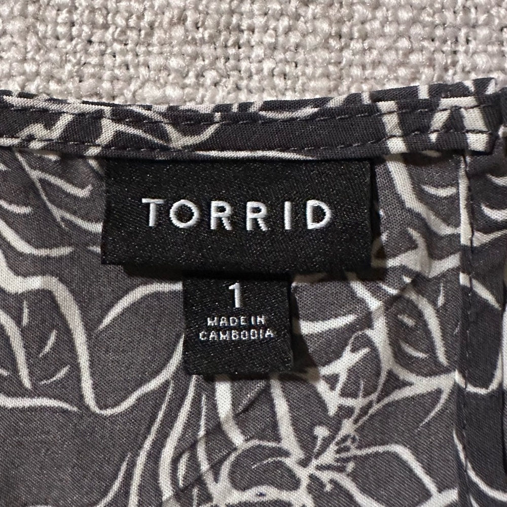 TORRID Island Silk Dolman Cross Back Crop Top Whimsical Sleek Chic Wmn 1X 14 16 - Picture 12 of 16